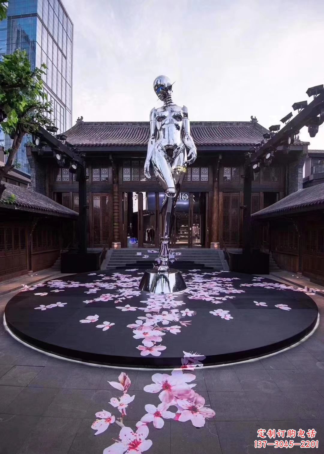 达州美女雕塑点亮城市之美