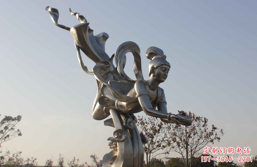 达州不锈钢蟠桃祈福广场雕塑