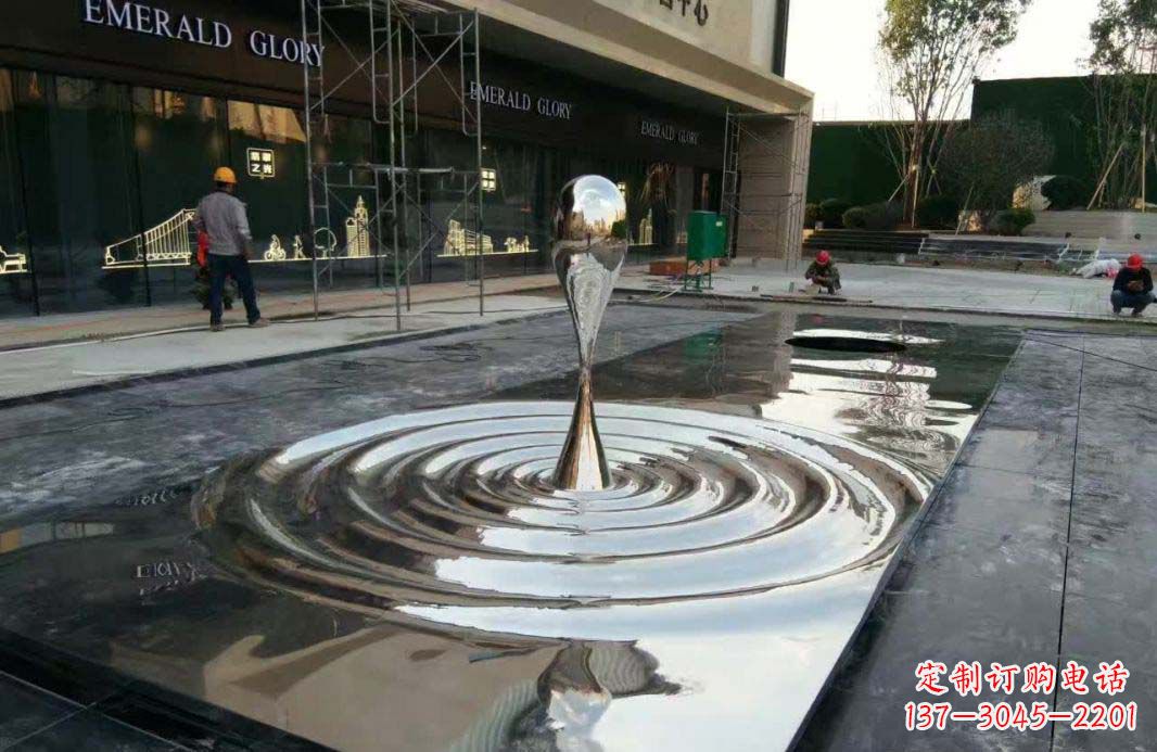 达州不锈钢水滴雕塑美丽的艺术表现