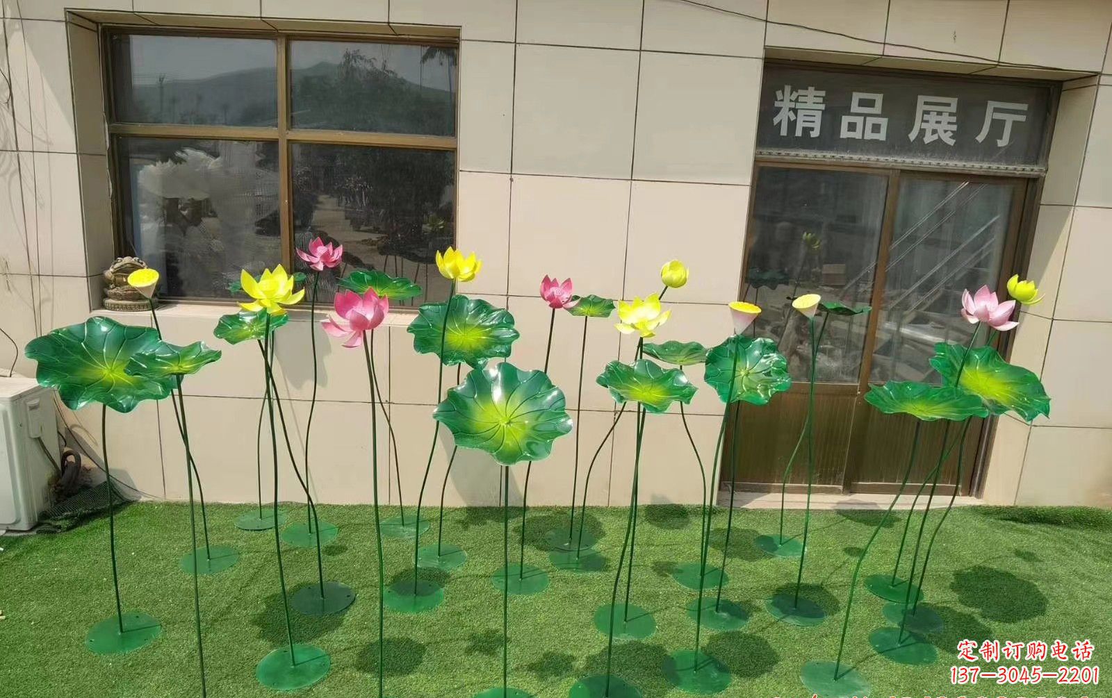 达州不锈钢荷花雕塑给景观增添美感