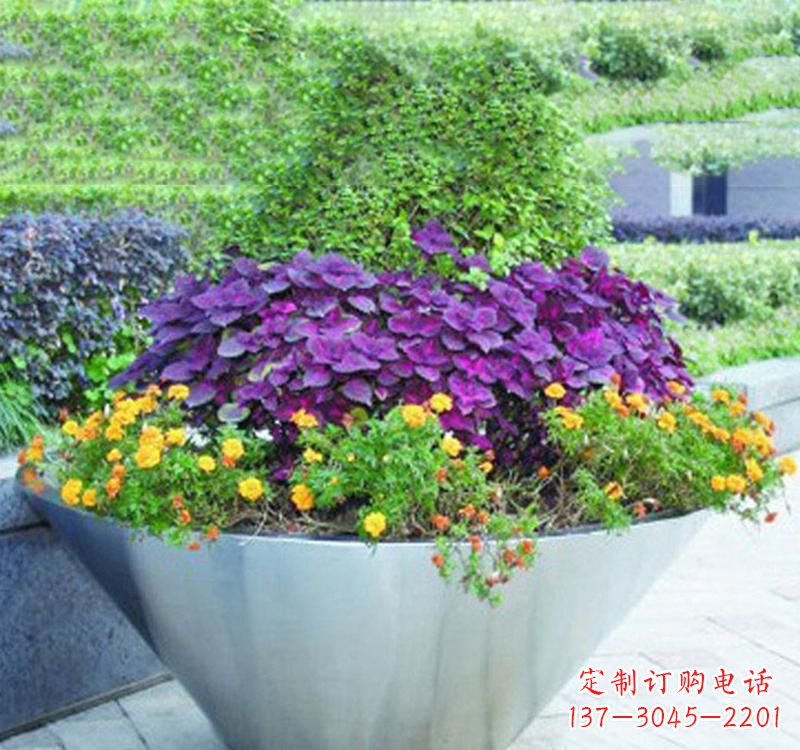 达州不锈钢花盆雕塑艺术之美