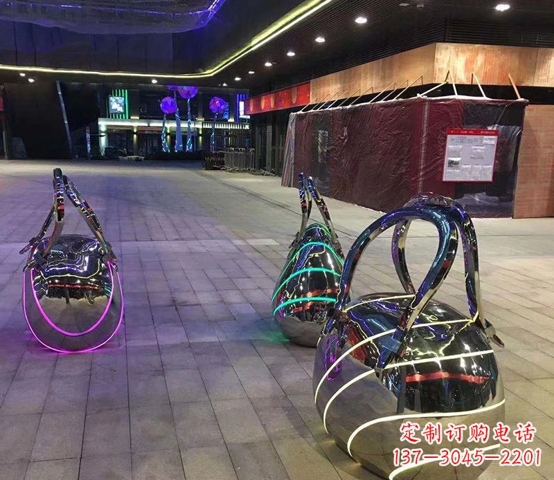 达州不锈钢手提包雕塑