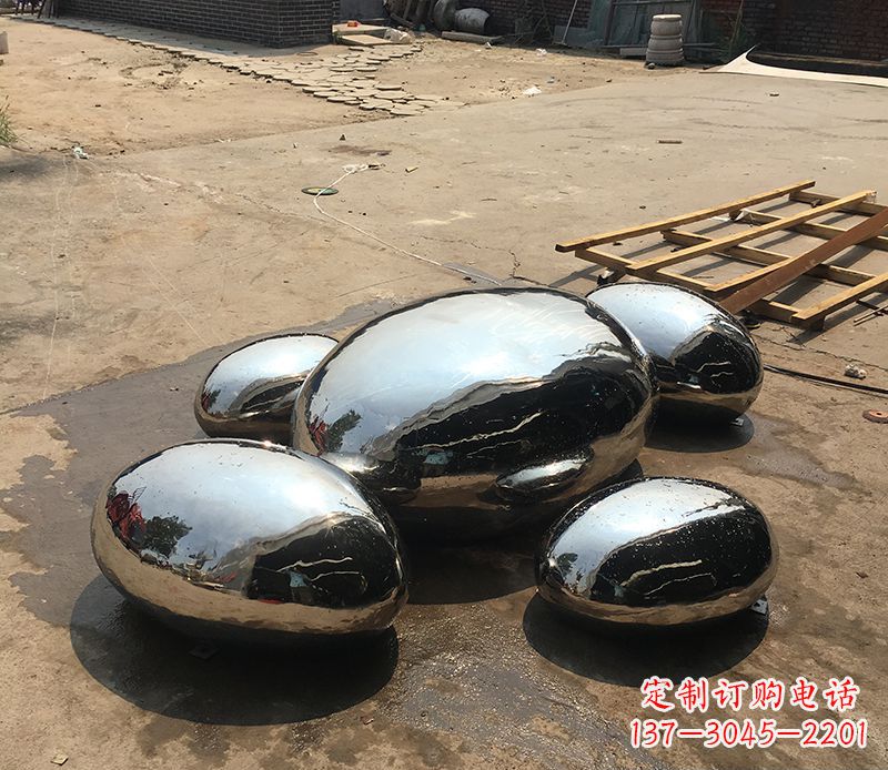 达州不锈钢水滴雕塑给景观增添独特魅力