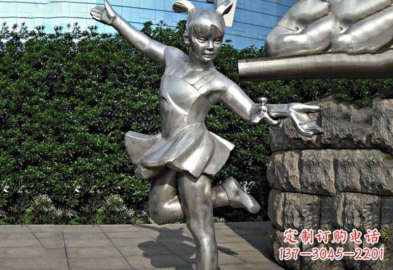 达州不锈钢踢毽子的小女孩雕塑
