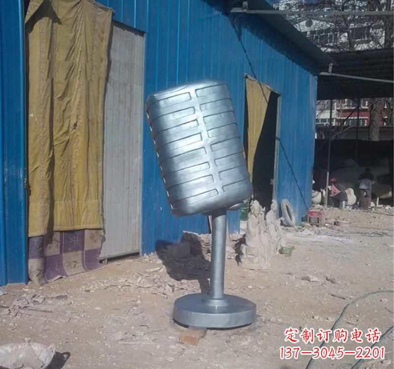 达州不锈钢艺术话筒雕塑——传承精神文化