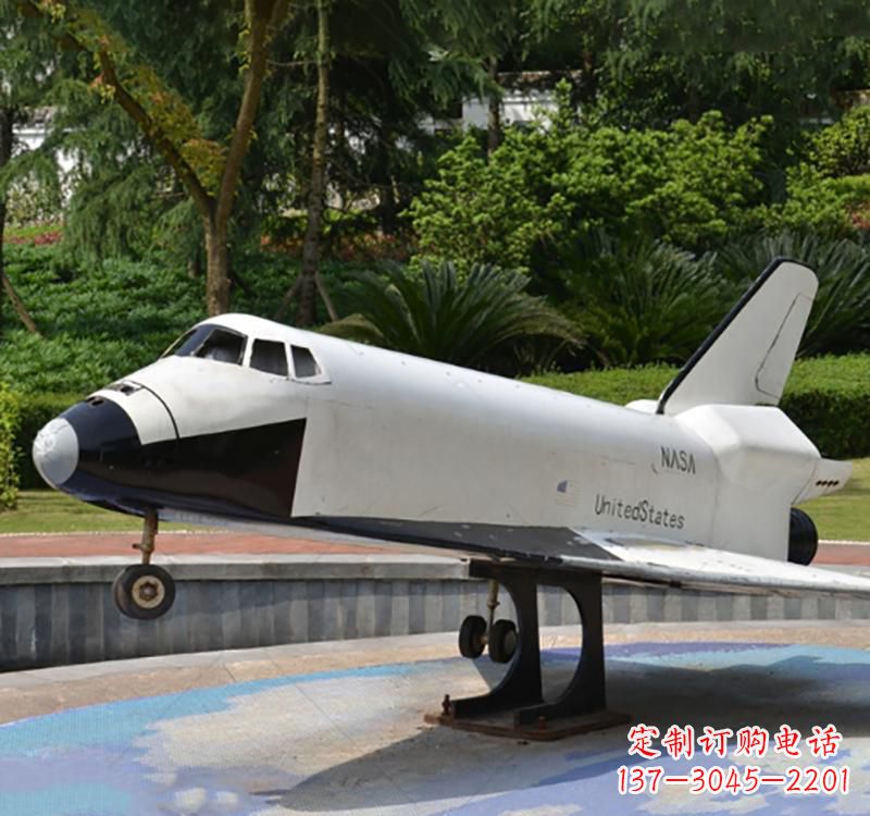 达州不锈钢飞机雕塑给空中增添梦幻氛围