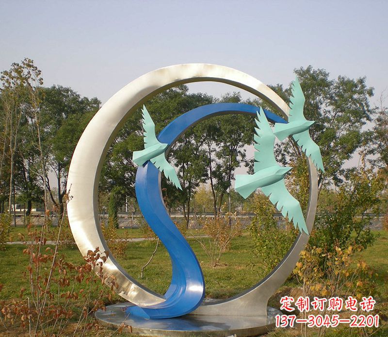 达州不锈钢圆环雕塑精致而优雅