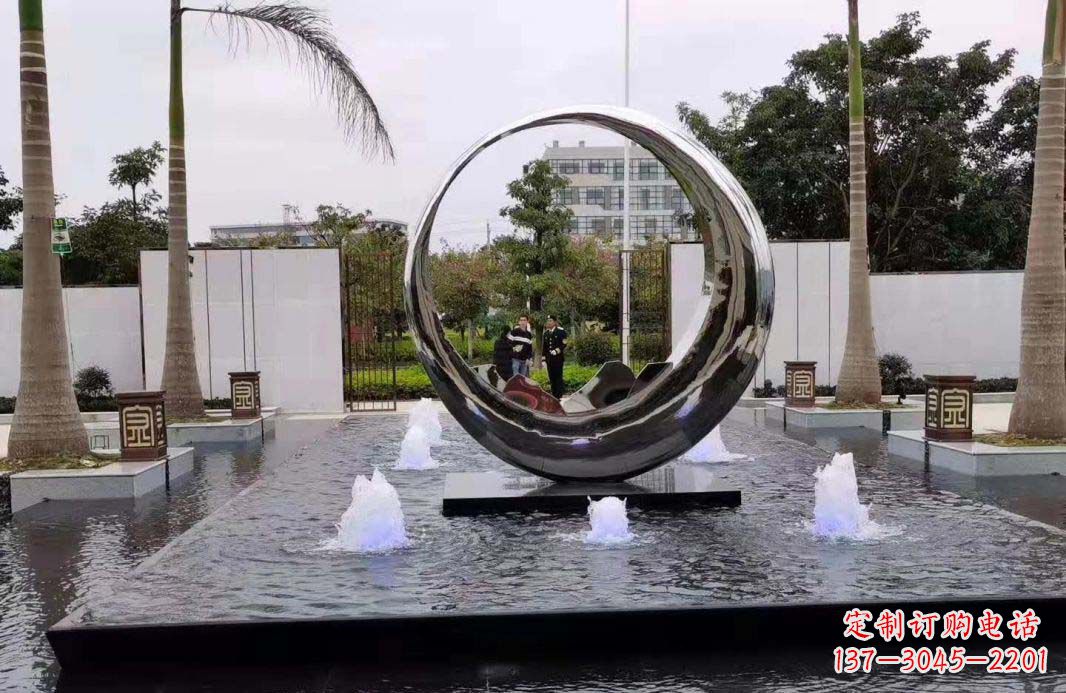 达州不锈钢圆环景观喷泉雕塑