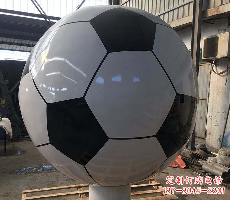 达州不锈钢足球雕塑精美的艺术品
