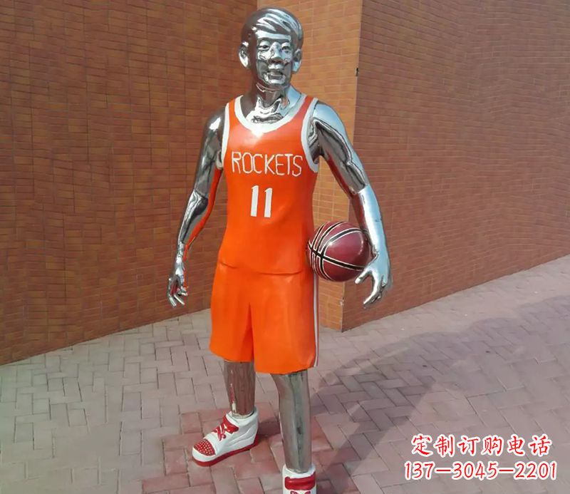 达州不锈钢足球人物景观雕塑