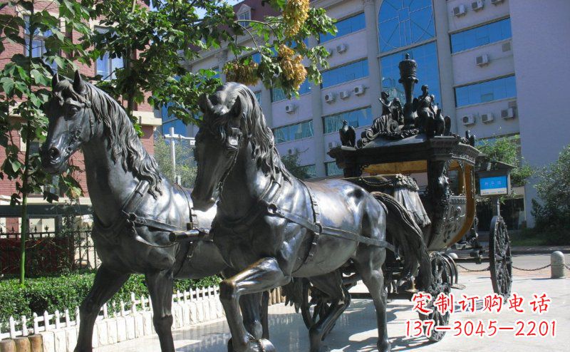 达州马车雕塑西方步行街的瑰宝