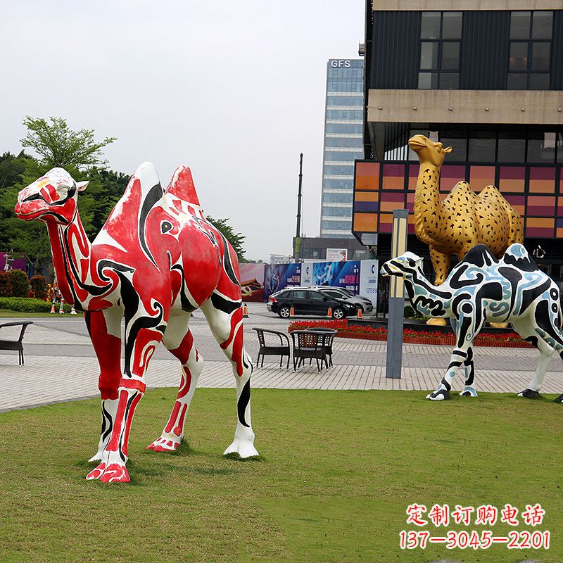 达州彩绘骆驼不锈钢雕塑城市园林的精美装饰