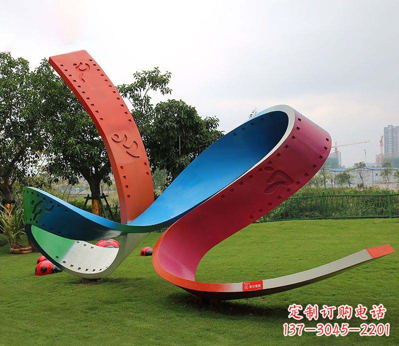 达州动态彩色不锈钢胶卷雕塑