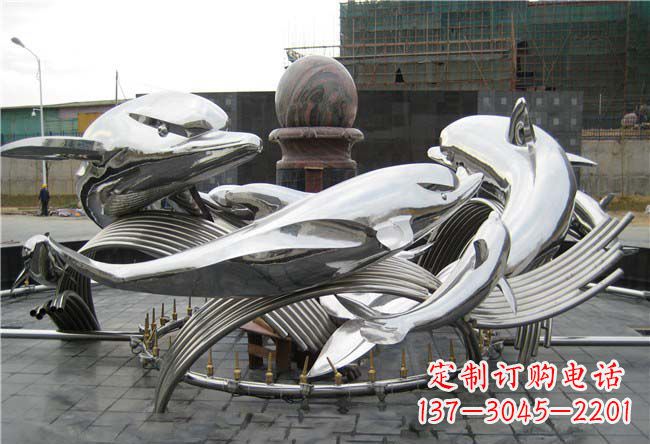 达州城市中的海豚雕塑