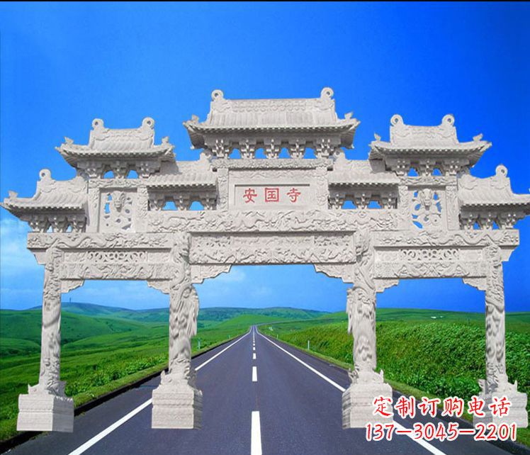 达州城市中的石雕牌坊雕塑
