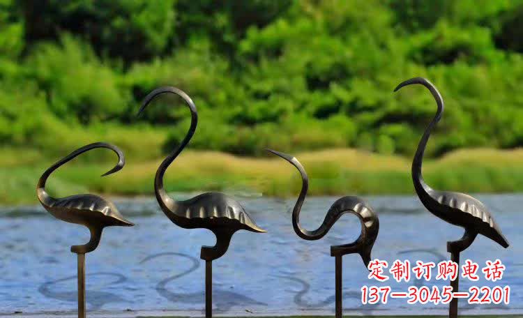 达州细节雕琢,让仙鹤雕塑活灵活现