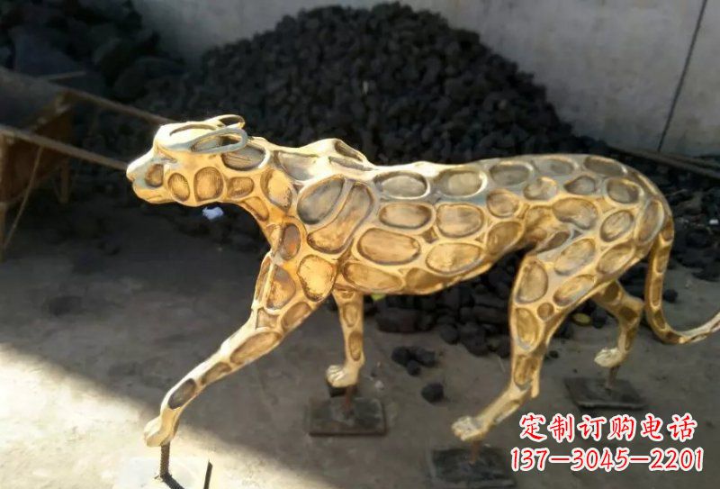 达州青铜豹雕塑象征着非凡力量与威严