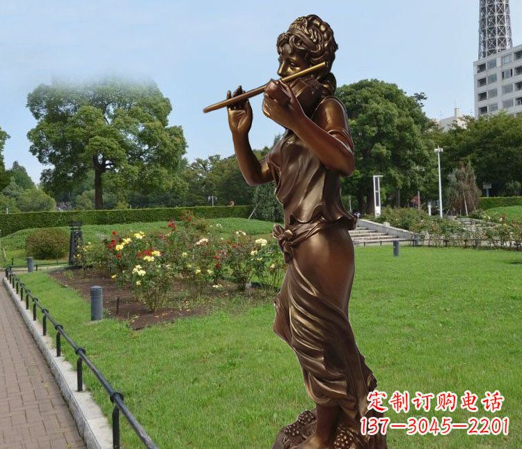 达州美女雕塑把美景变成静物