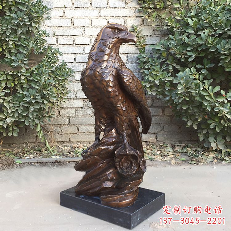 达州铸造精美的老鹰雕塑