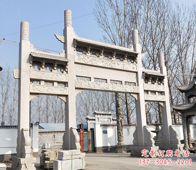 达州村口的珍贵文化——牌坊雕塑