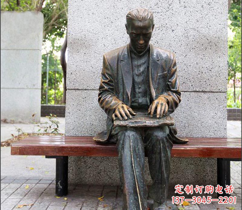 达州“男性英姿飒爽的雕塑”