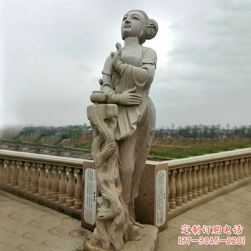 达州公园广场的貂蝉雕塑古代四大美女之一