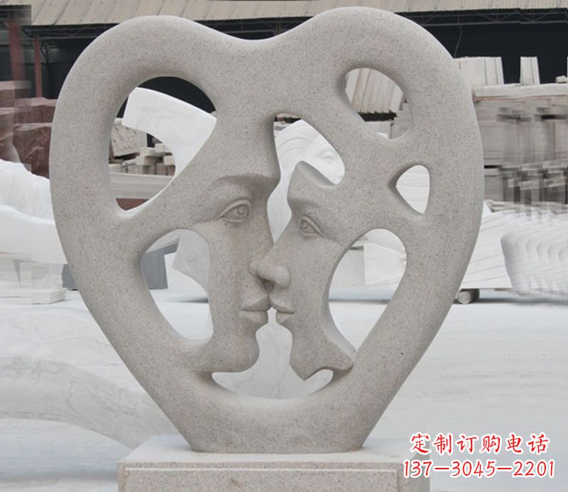 达州情侣石雕,浪漫绽放
