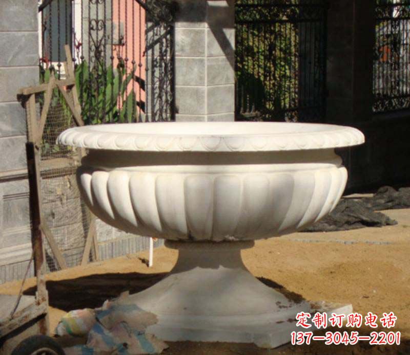 达州精美大理石花盆雕塑