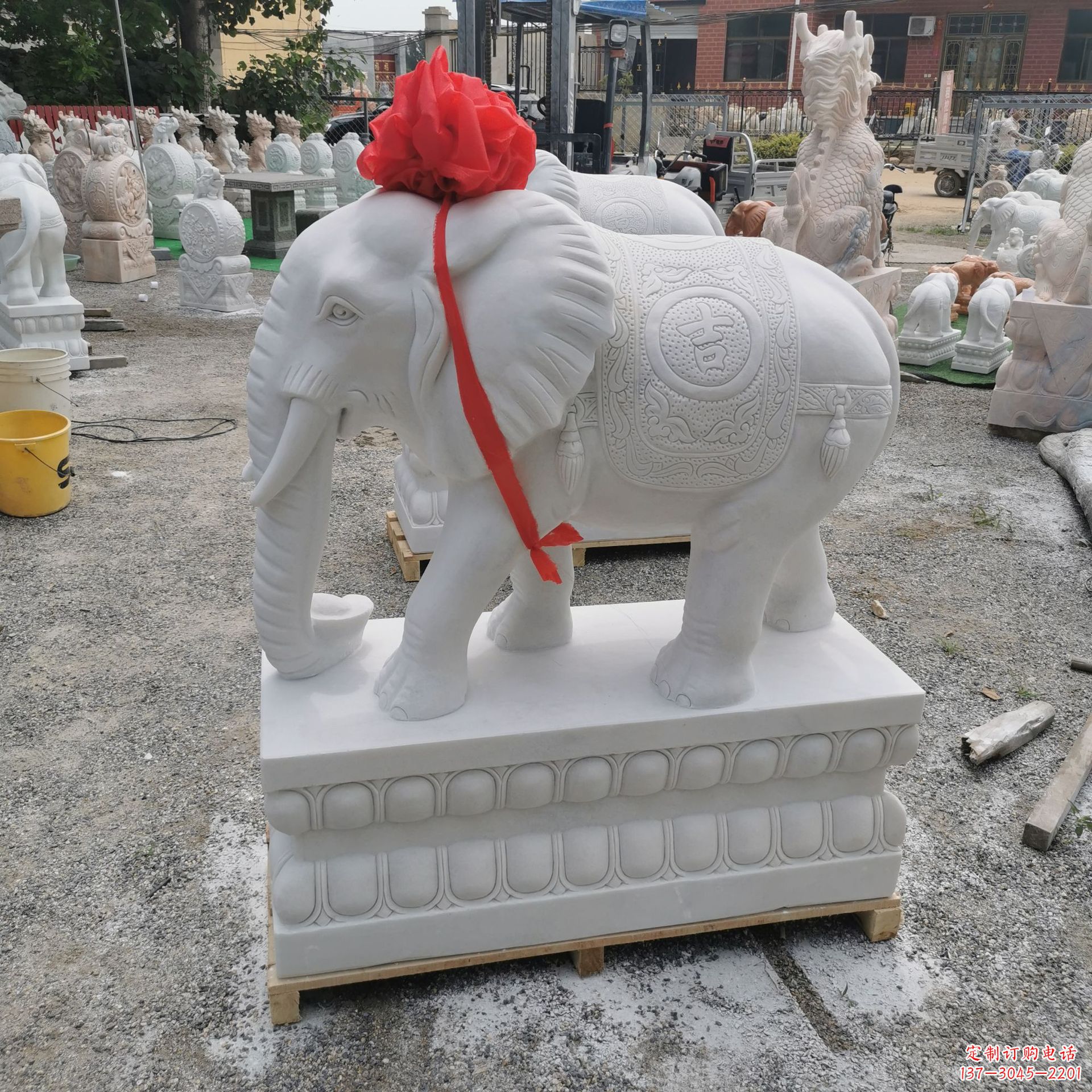 达州大象石雕卧姿