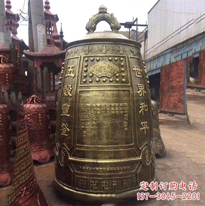 达州独特祈福——典雅大型铜钟雕塑