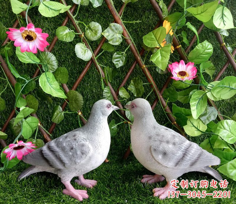 达州传递和平与美好的和平鸽雕塑
