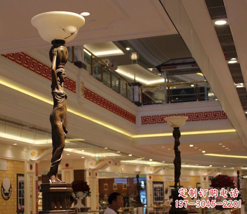 达州高端玻璃钢仿铜雕塑——女人雕塑