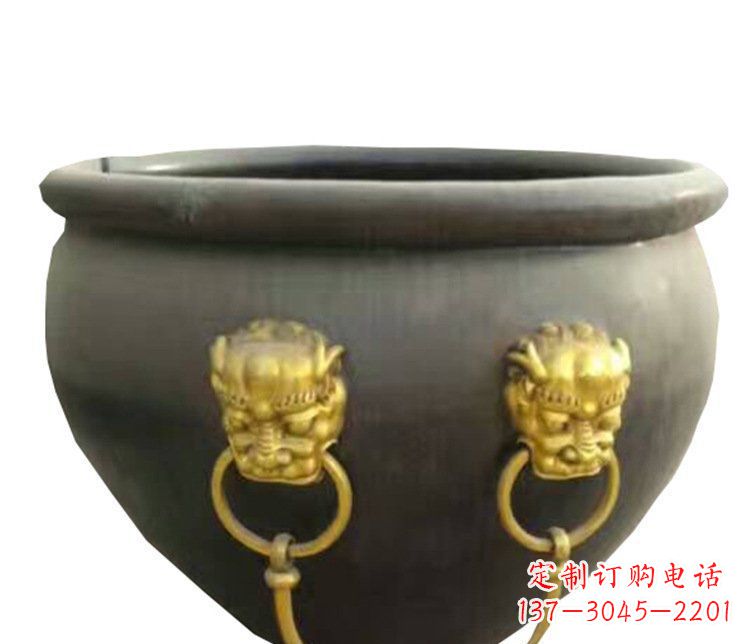 达州仿古鎏金狮子头水缸铜雕塑