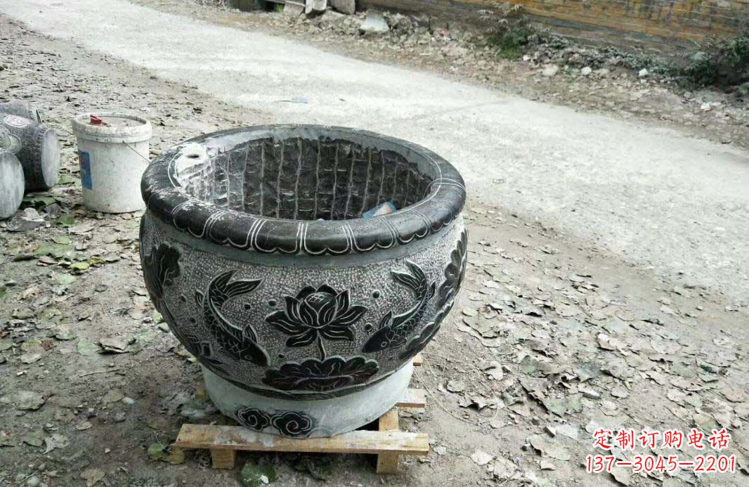达州仿古圆形水缸石雕
