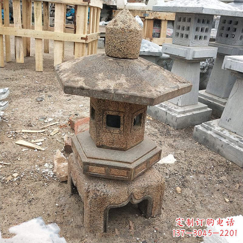 达州古雅时尚仿古石灯笼雕塑