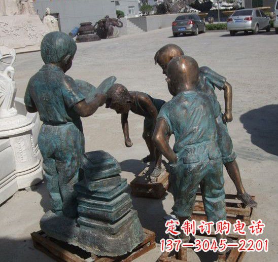 达州各种造型的小孩铜雕像