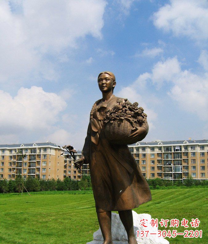 达州传统精美少数民族雕塑——抱花篮的少数民族女孩