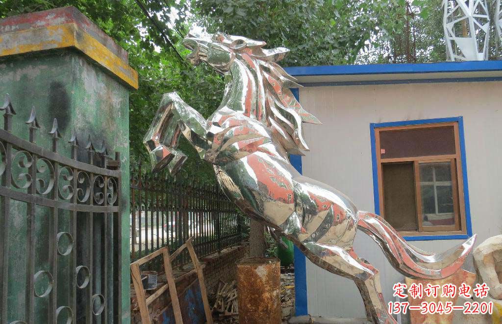 达州优雅凌厉的不锈钢奔跑马雕塑