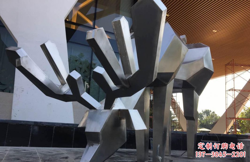 达州公园不锈钢大型抽象驯鹿雕塑