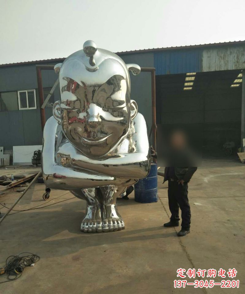 达州公园不锈钢大型蹲着的儿童雕塑