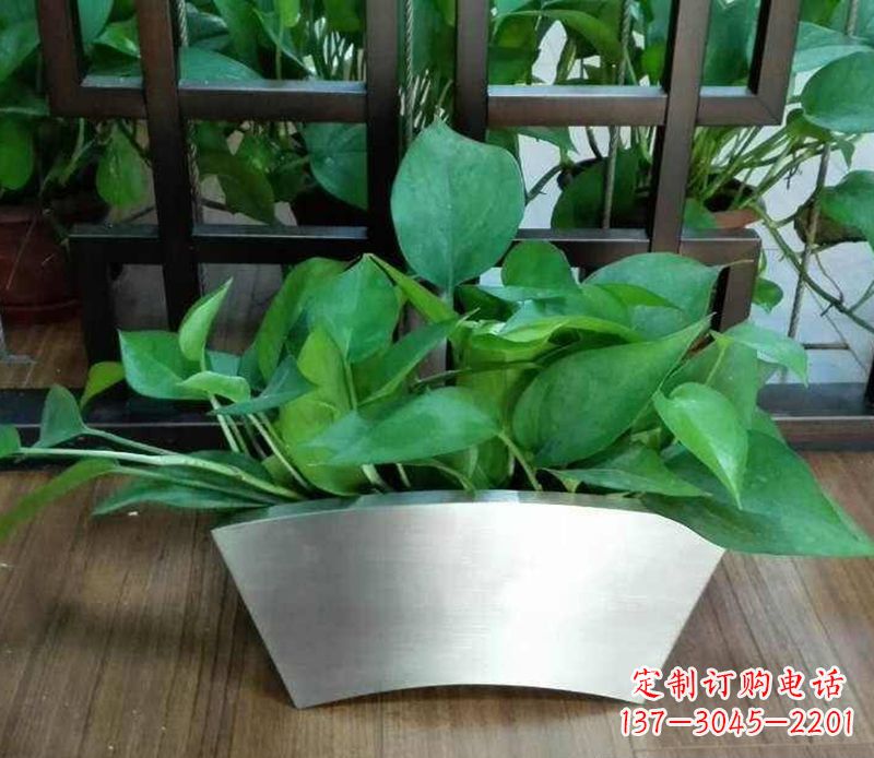 达州高质量不锈钢花盆雕塑,享受自然完美烘托