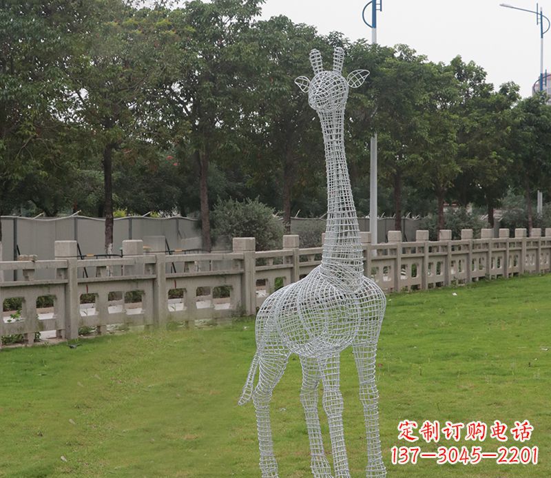达州浪漫活力·不锈钢镂空长颈鹿雕塑
