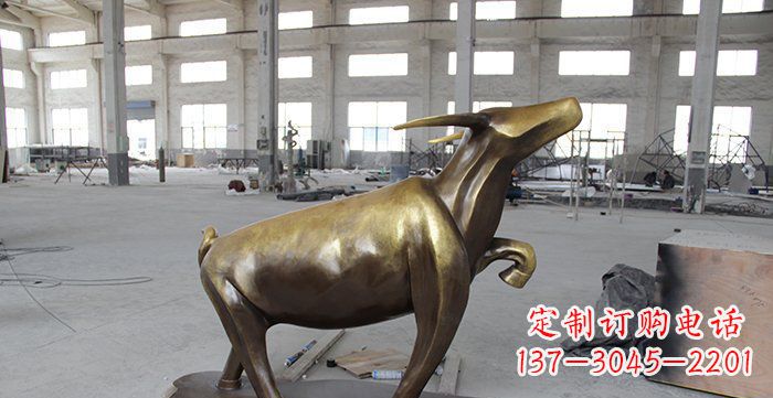 达州公园抽象小牛动物铜雕