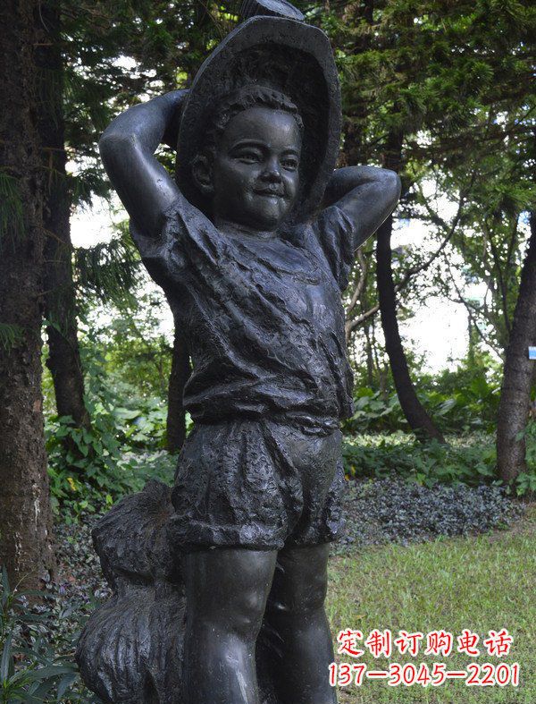 达州优雅童子·少年戴草帽铜雕
