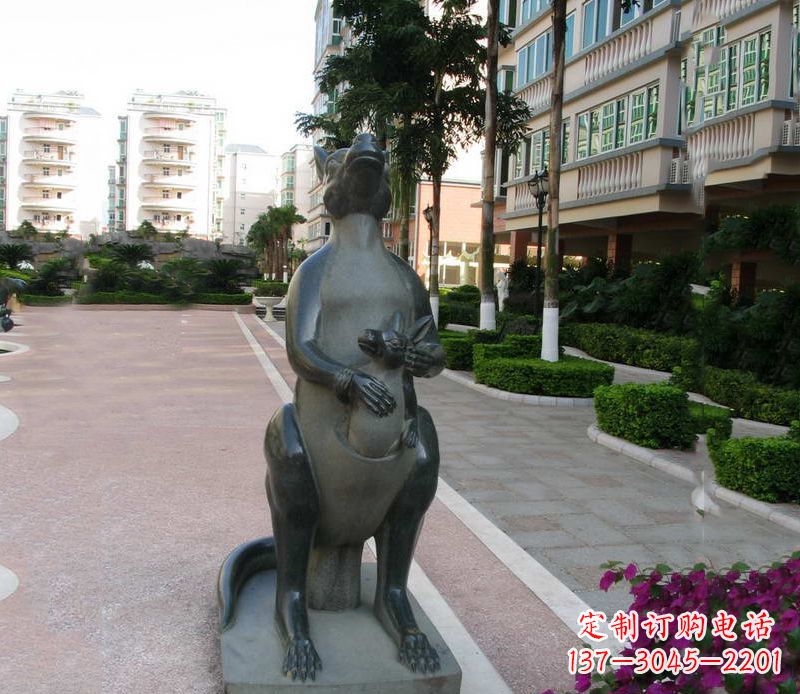 达州动物园礼品精美袋鼠雕塑