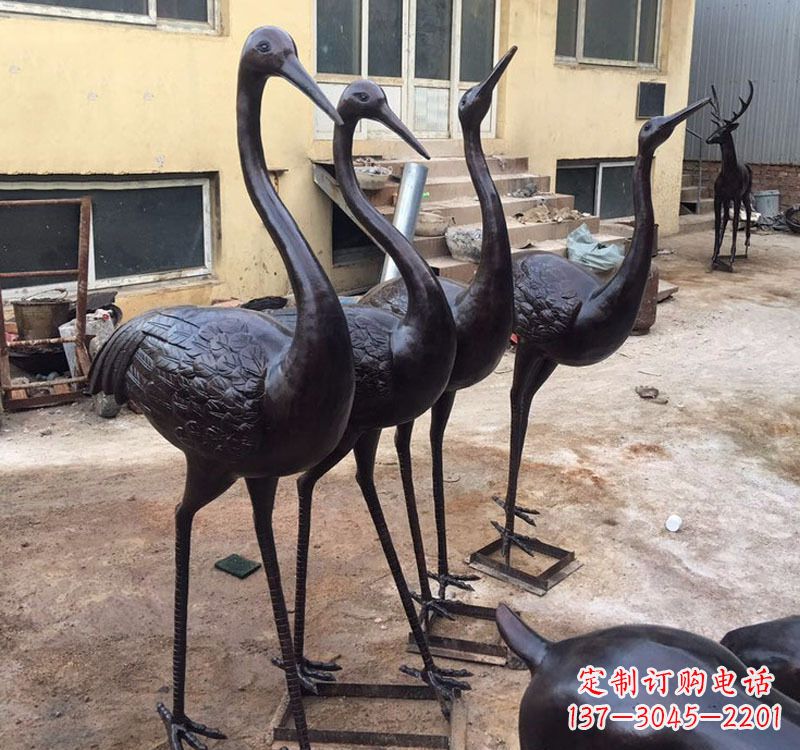 达州雕刻精致灵动的丹顶鹤铜雕