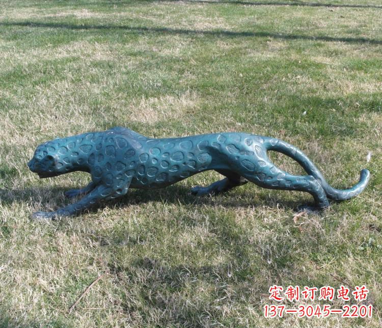 达州公园金钱豹铜雕