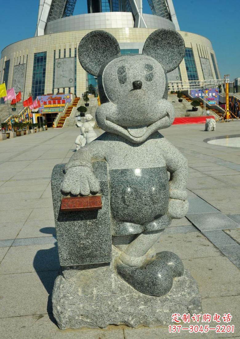 达州令人惊叹的米老鼠塑像
