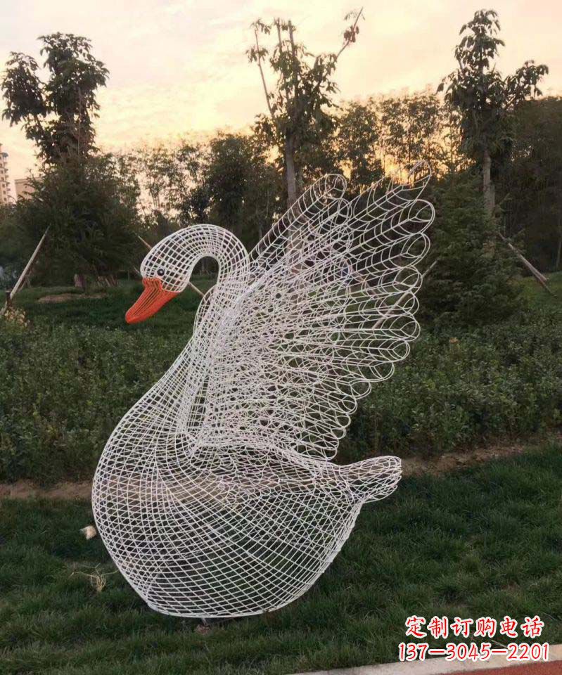 达州高雅不锈钢镂空天鹅雕塑