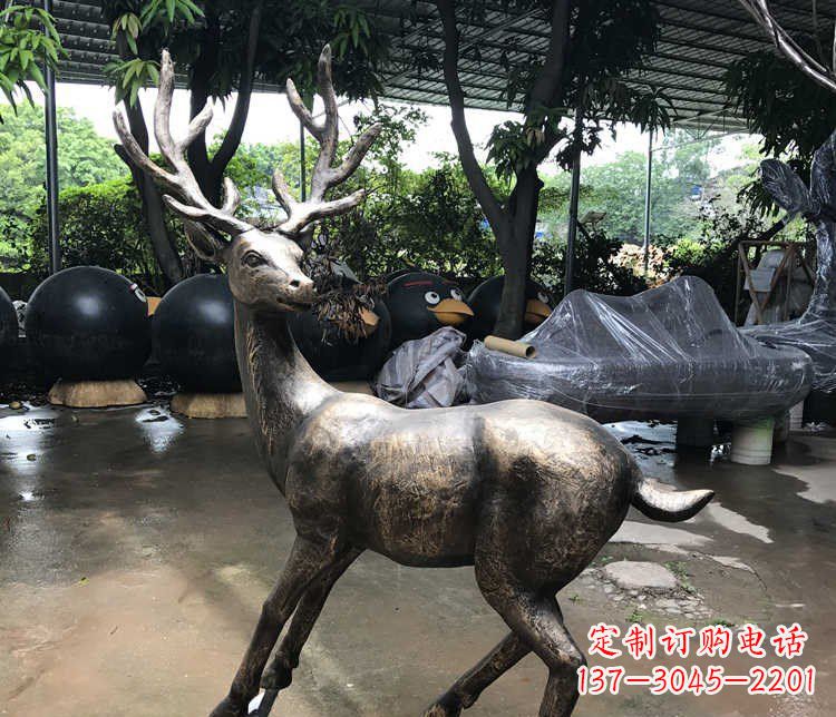达州静谧的梅花鹿铜雕